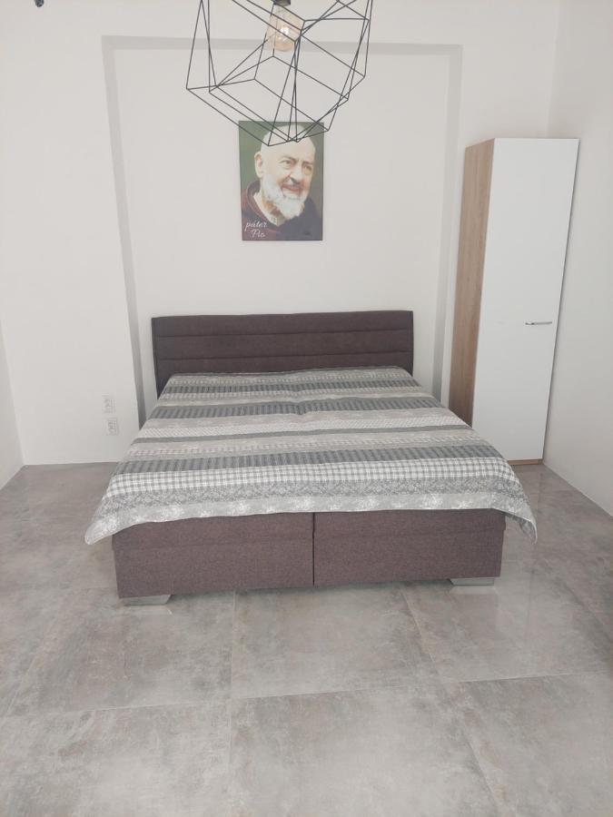 Padre Pio Apartments Family Košice Exteriör bild